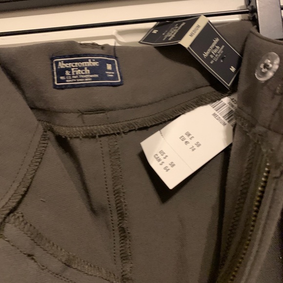 Abercrombie & Fitch Green Medium Cropped Pants New - Picture 2 of 3